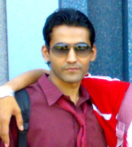 My college pic - Thats me 1 month ago.
