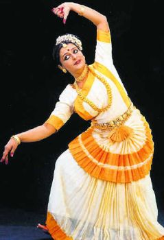 dance- kerala - mohiniattam of kerala