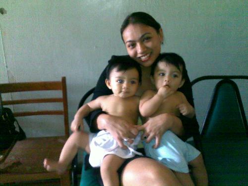hangin' out with the twin - blake and blaze once shared a good lunch with momi...