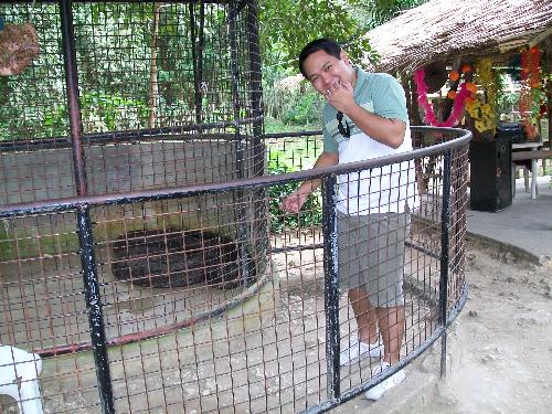 Prony the Phyton - Biggest in captivity... Eats once a month.. usualy 40 kilos of meat..