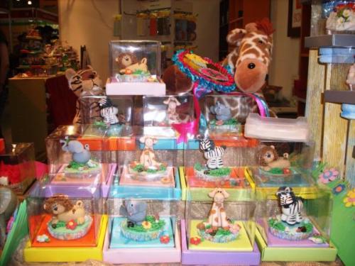cute cupcakes - cute cupcakes in boxes from trade fair