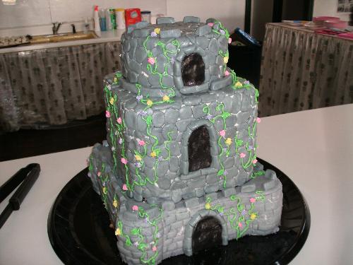 cake - A castle cake, made for a princess birthday party. Very detailed!