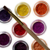 eyes - Loose make-up powders and brush