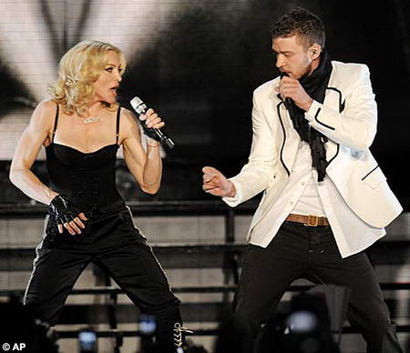 madonna and justin - madonna and justin timberlake singing their hit single, 4 minutes.