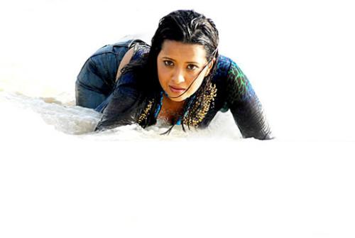 Sexy Siren Reema Sen - Sexy Siren Reema Sen I am a great fan Of Reema Sen.I love the way she looks and acts.Most of my friends say that i look a bit like Reema Sen.This is one of the main reason why i also like her.i think if you look at the Photo,you can say you are looking at me (almost 60%).So i want to know guys from all of you ,How do i Look?