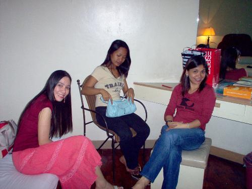 Me and my friends - Again I'm sitted on bed, Ate Lyn is the one with braces and Vin is in the Middle.