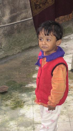 What is this baby thinking? - Hi Friends! Can you tell me what this baby is thinking? Write your imagination and I will let you know the correct answer later.