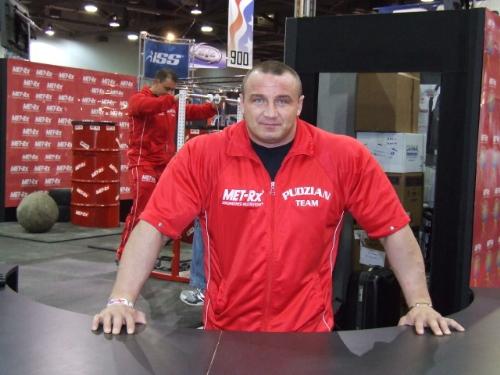 Mariusz Pudzianowski - World's Strongest Man Mariusz Pudzianowski at the 2006 Arnold Classic.
