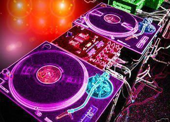 Turntables - Very nice picture of graphical turntables.