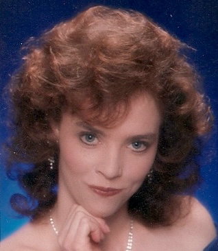 This is a picture of me - This is me, Im a redhead and 5'4, I weigh 125 pounds. Blue/green eyes