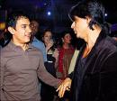 Shahrukh and Amir - Shahrukh and Amir shake hands