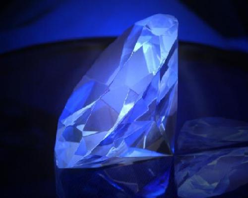 A Blue diamond Stone - Sure is beautiful huh? I love collecting pictures of them.