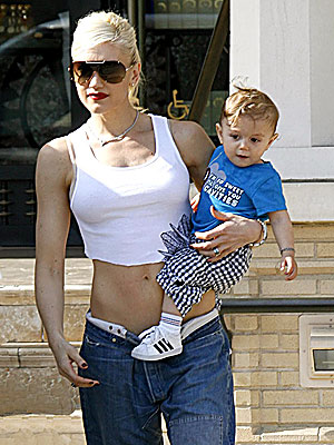 Gwen Stefani - Gwen Stefani with her son Kingston