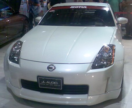 Cars - A fat front white honda car