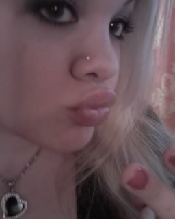 up close - i am not giving the finger!!
