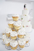 wedding cupcakes - Cupcakes and wedding cake