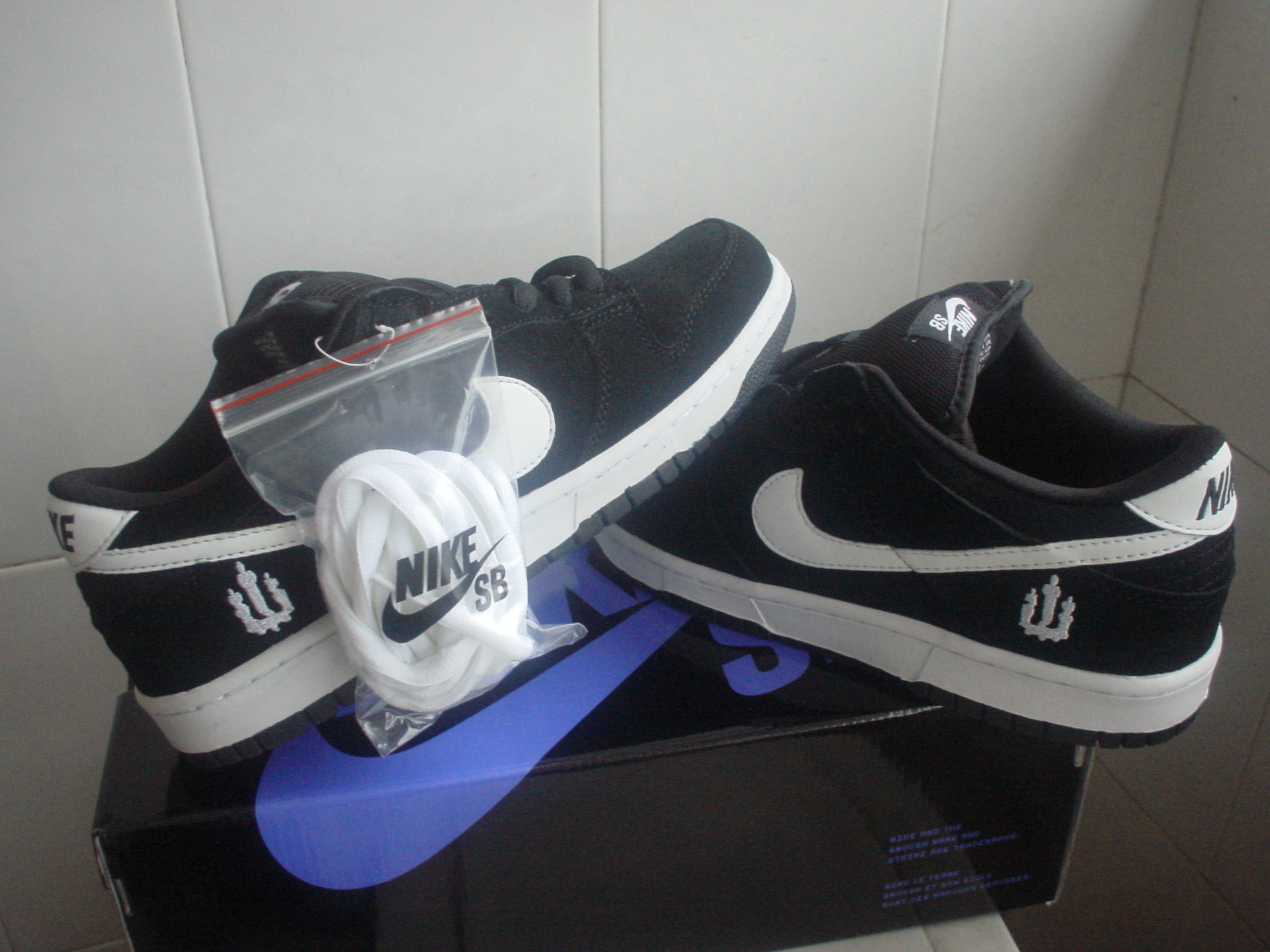 brand2kicks - Our company specializes in bape,Nike,Puma, Adidas, air Jordan, Nike max, Timberland product etc, other series of them are also available for over 6 years. 1) The lowest price in china 2) Delivery time is about 5 to 7days 3) All products come with original boxes 4) Excellent quality  5) Send the product within 24hours 6) No minimum order hope to be long-term business partner I promise you will not regret to visit our website: http://www.brand2kicks.com/ MSN:brand2kicks@hotmail.com Email: rememberrao@yahoo.com.cn Julia