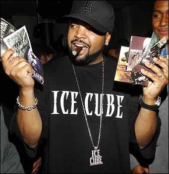 ice cube - ice cube posing for the camera