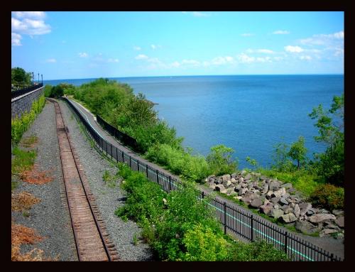 another Duluth pic! - Here's another Duluth pic that I took about a year ago. Duluth (especially in the 'down town' area by the lake) has some SERIOUSLY awesome trails to walk, run or bike on, and it's just an amazing place to sight-see. I would suggest it to ANYONE.