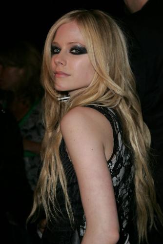 Avril Lavigne Dark Side - Avril Lavigne
