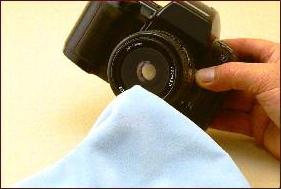 camera - cleaning camera lens