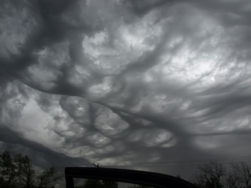 clouds - cloud that seem like the moon!!!!!!