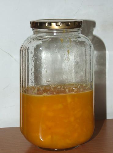 mango jam - the photo of homemade mango jam