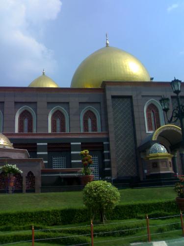 Masjid Kubah Emas - Masjid Kubah emas