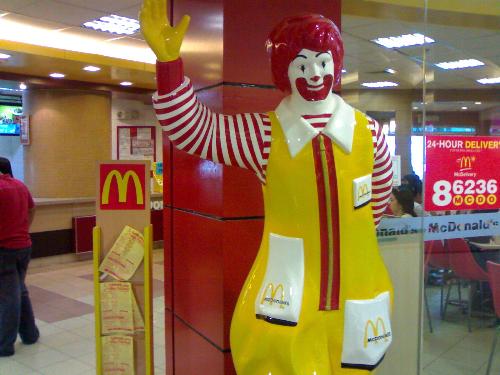 Ronald Mcdonald - I took photo of him when I passed by mcdonalds. Lolz