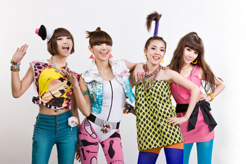 2ne1 - From left to right, Minji, CL, Sandara, Park Bom. 2NE1 is the new hottest female group of today's history! They're Koreans and they're also called the 'Female Big Bang'. This group has Sandara Park who has been famous in the Philippines before. These girls are lovely! Don't you think?