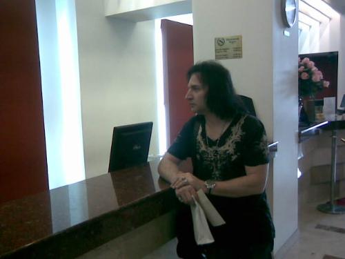 this is ....peter criss .....in bogota!!!! - the day i almost meet all four kiss members !!!! our captain didn`t want us to see them !!!