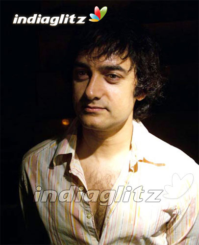 Bollywood - Top actors of bollywood are aamirkhan,shahrukh khan,salman khan,Amitab bachan,Rithik roshan,saif ali khan,akshay kumar and many other stars.Top actresses are aisharya rai,Rani mukharji.preity zinta,deepika padukon,priyanka chopra,kareena kapoor,etc