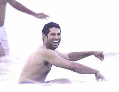 Indian cricket team - Sachin enjoying in beach