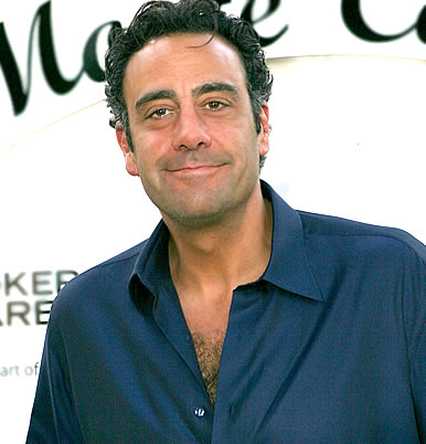 Brad Garrett - Best comedian ever! Die laughing