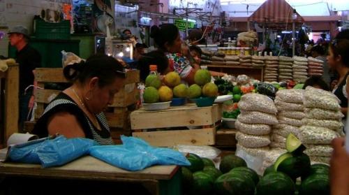 fruit market in Mexico - I love buying fresh fruits and veggies from the markets here in the Yucatan! My favorites are the mangoes and avocados.