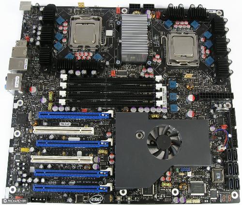 Extreme Intel Mainboard - An extreme Core 2 Extreme motherboard from Intel. 2 Socket's 4 PCIe Crossfire and SLI Couldn't wish for more.