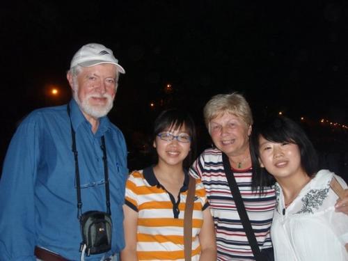 A happy dinner with Canadian Couples - They are so nice
