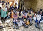 women in the market - Usual behavior that women everywhere like to shop (kenya women)