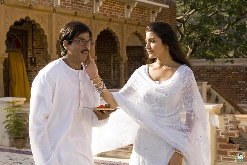 Rab ne bana di jodi - Rab ne bana di jodi is a bollywood blockbuster starring shahrukh khan and anushka sharma..directed by the one and only aditya chopra..The film became a huge block buster...
