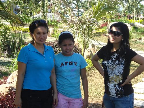 with my daughters - strolling:)