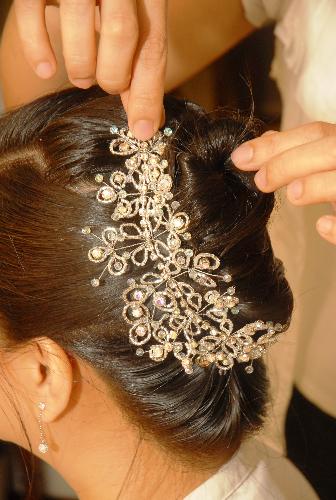 With the hairdresser - Bride's hairdo