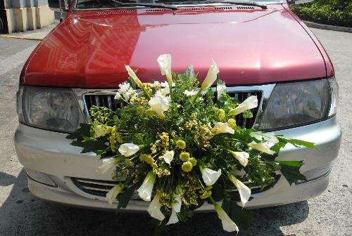 Bridal car - The bridal car has calla lilies flower.
