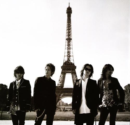 L'Arc~en~Ciel in paris - Picture when they go to Paris for live performance 'trans ASIA via PARIS'   From left side : 1. Tetsu - bass 2. Yukihiro - drum 3. Hyde - vocal 4. Ken - guitar