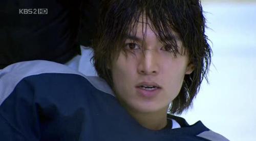 Boys Over Flowers - Jun Pyo - Jun Pyo is the hot-headed leader of F4. Exasperated by Jan Di's act of defiance, he makes her a target of bullying. But as time passes, he begins to admire Jan di's determination and will and falls in love with her. He is the heir of Shinhwa Group, and after his father passes away, he inherits and begins to run the Shinhwa Group along with his mother.