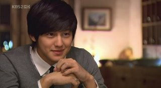 Boys Over Flowers - Yi Jeong - A playboy who often flirts with girls, Yi Jeong is himself a reputed potter. He is from a family of well-known artists, who own an art gallery exhibiting national treasures.