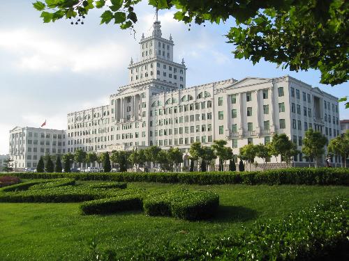 hit - The main building of my campus, it is like the main buidling of Moscow State University.