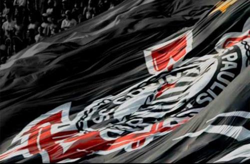 Flag - Flag of Corinthians being built by the fans