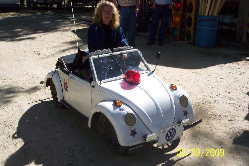 Shirley Billingsley - Would you believe? This car has a nice motor, and is gas powered. Of course, i didn't drive it, but i watched as the owner drove it. The puppy sitting in the car, has a very nice ride.