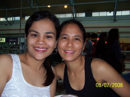 With Mylotter and good friend Pep Canedo... - This was taken at the coffee shop after the second get together lunch-date with MyLotters at Max's Restaurant Galleria.