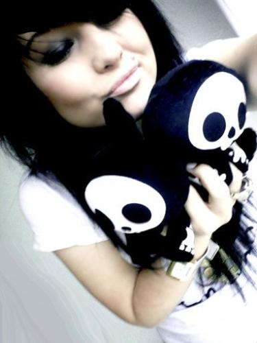 brookelle - prettiest scene queen there is.
